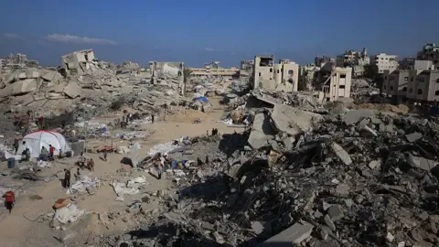 Israeli Armored Vehicles Push into Major Gazan Civilian District